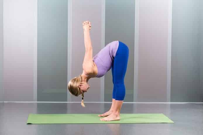 11 temel yoga durusu grafikler 4 - Herkesin Pratik Yapması Gereken 11 Temel Yoga Hareketi